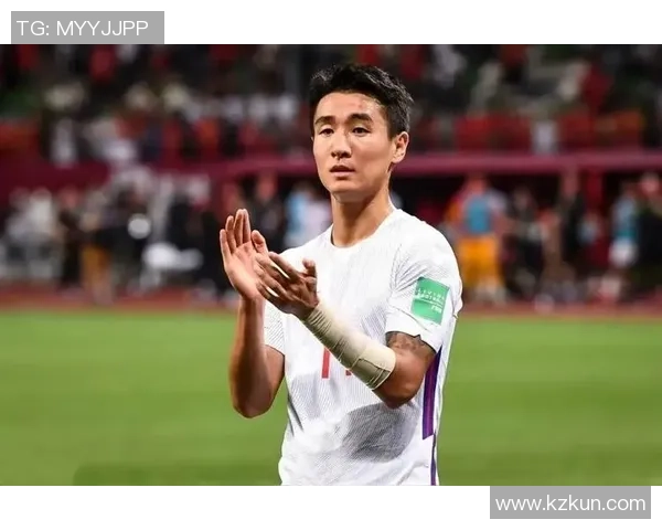 炸毛足球明星盘点他们的独特风格与场上表现